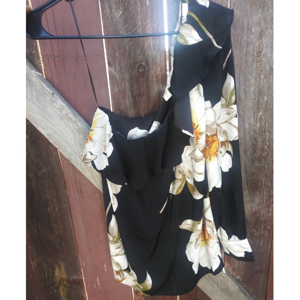 One Shoulder Top